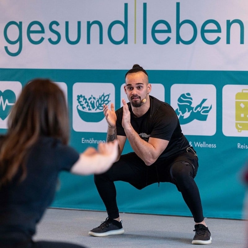 gesund leben messe mit roots.. in der Eissporthalle Frankfurt